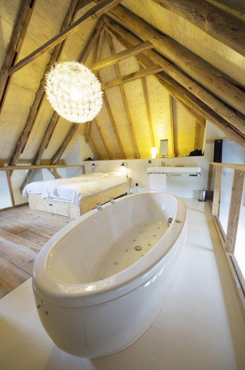 Полноценная жилая комната с ванной на мансарде