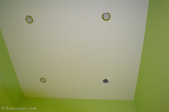Светодиодные светильники в потолке