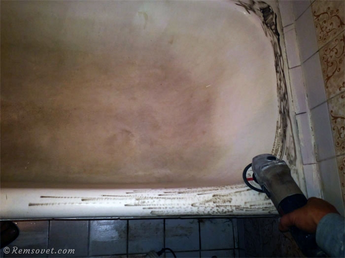 Восстановление ванны - зачистка эмали