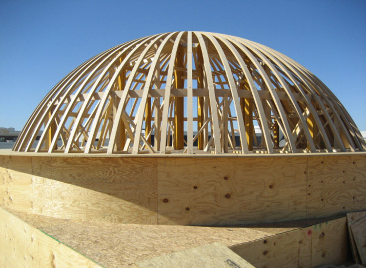 Возведение стропильной системы купольной крыши