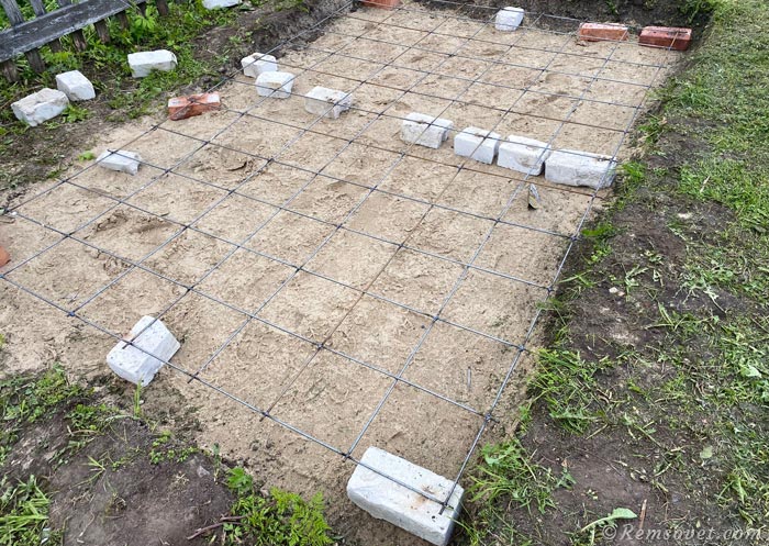 Устройство арматурной сетки для бетонной фундаментной плиты